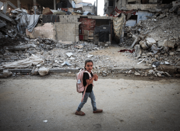 I bambini di Gaza tornano a scuola dopo tre anni, ma il 98% è stato distrutto o danneggiato