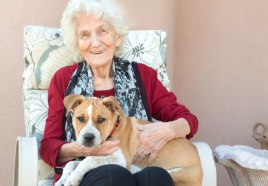 Perché un cane può allungarci la vita? Il segreto di longevità secondo Dan Buettner
