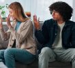 L’85% dei giovani vede il possesso normalizzato sui social: il 35% lo scambia per amore