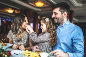 Famiglia al ristorante