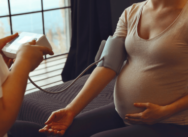 Ipertensione in gravidanza, fino a una donna su 7 è a rischio: l’Oms lancia l’allarme sulla preeclampsia