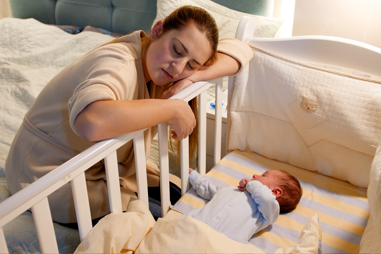 Dormire tutta la notte con un neonato in casa? Ora puoi pagare una tata notturna